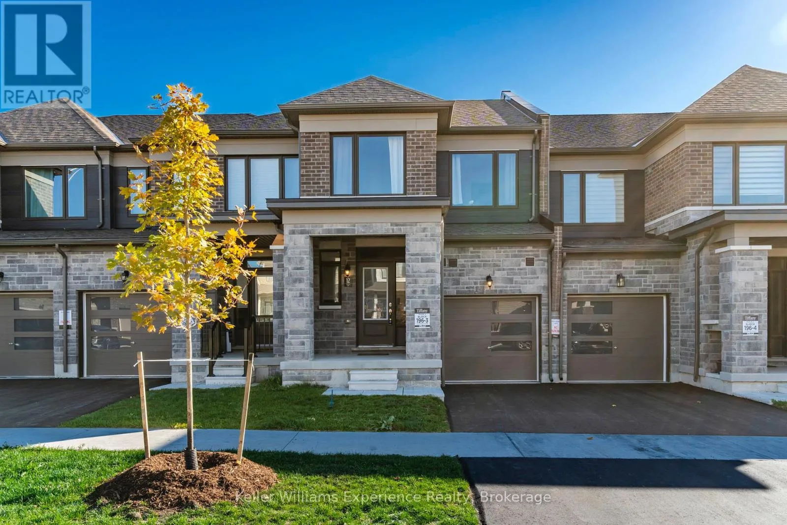 Row / Townhouse for rent: 12 Durham Avenue, Barrie, Ontario L9J 0W7