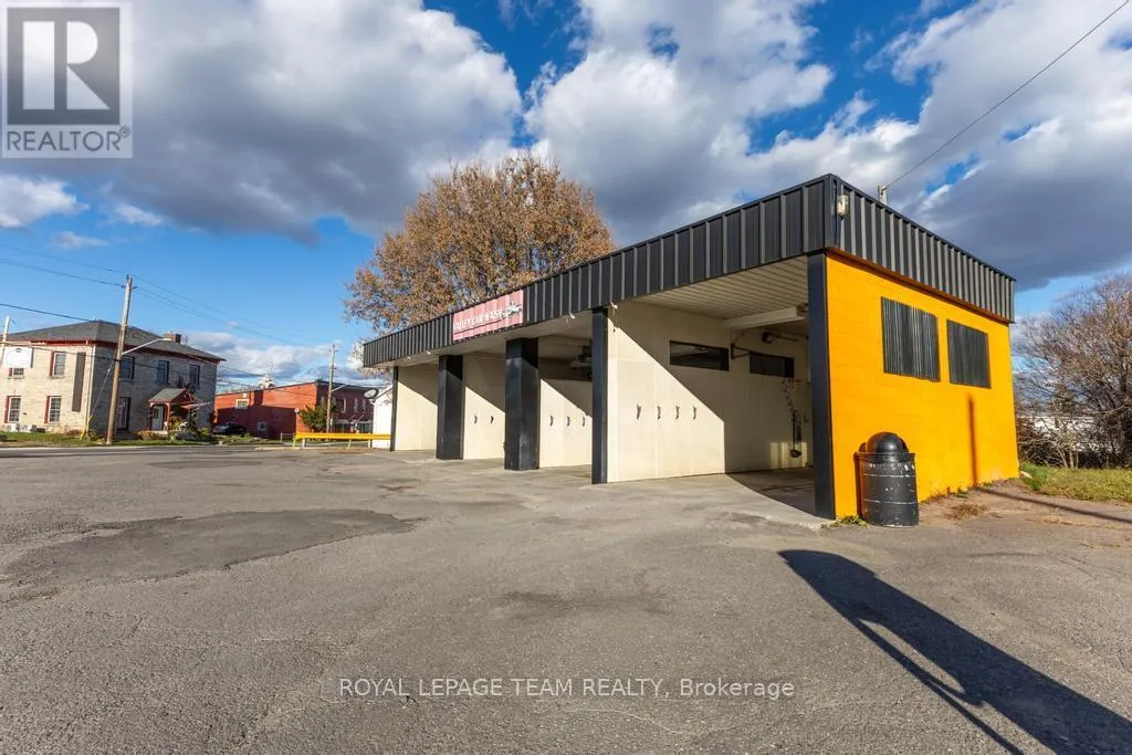 12 Elgin Street E, Arnprior, Ontario K7S 1N3