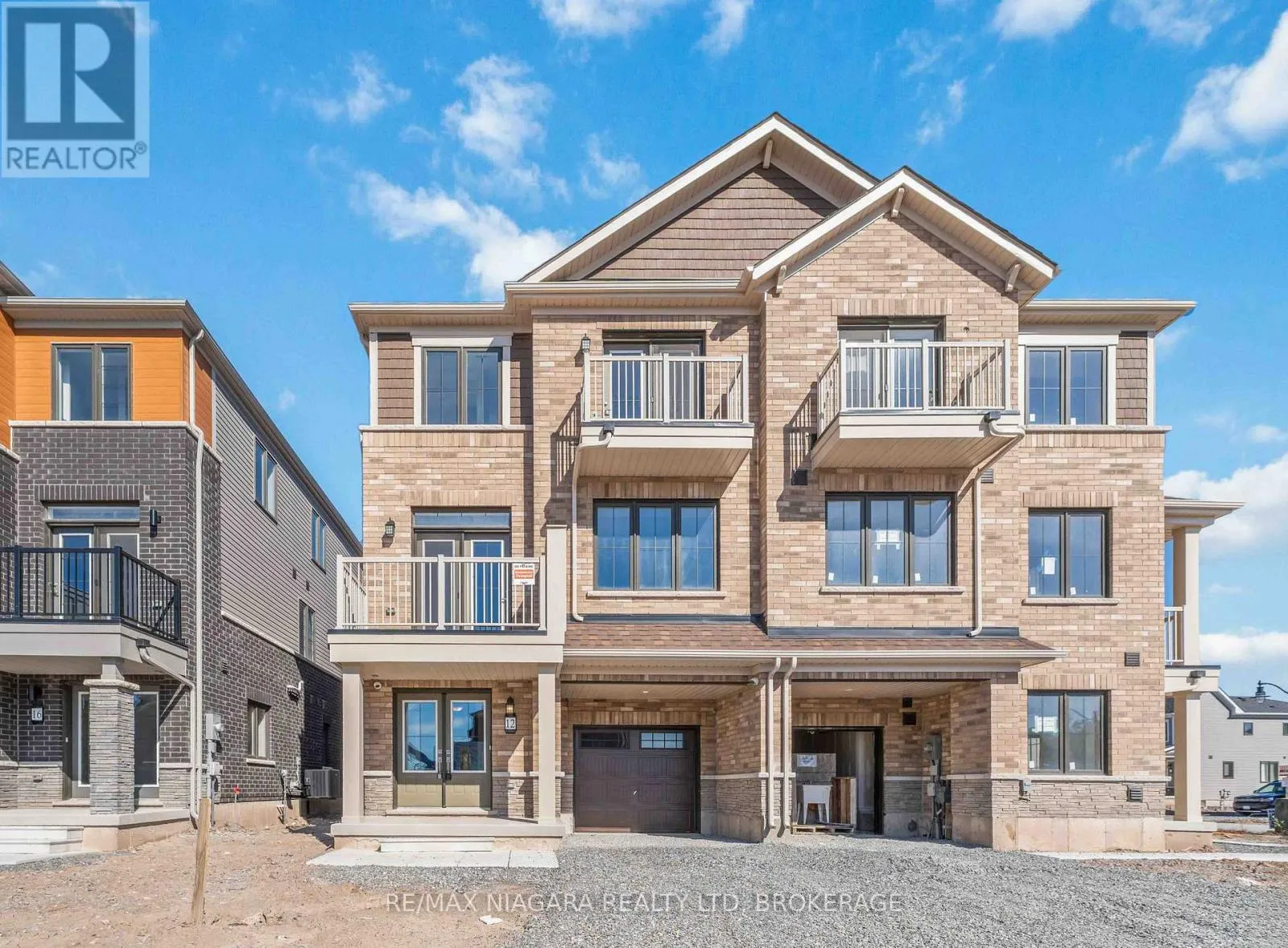 Row / Townhouse for rent: 12 Feather Road, Welland, Ontario L3B 0P3