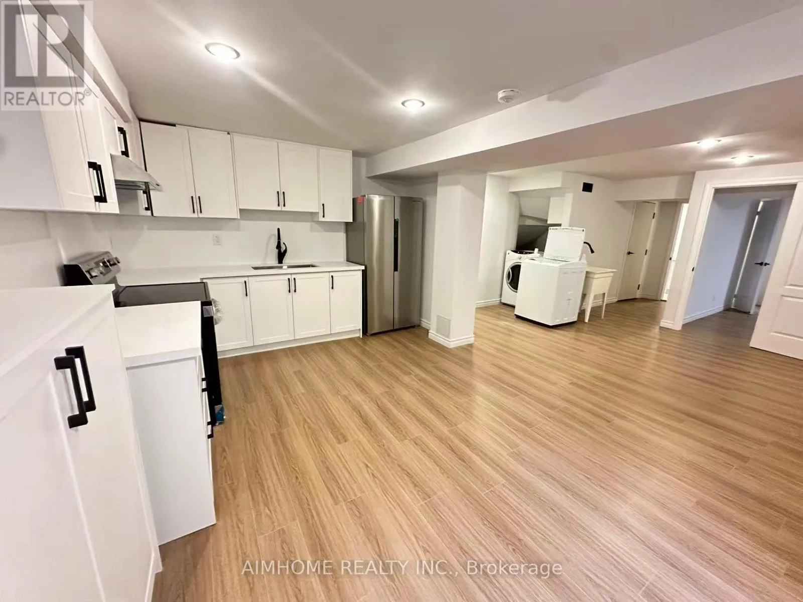 House for rent: 12 Goldsmith Crescent, Newmarket, Ontario L3X 1R4