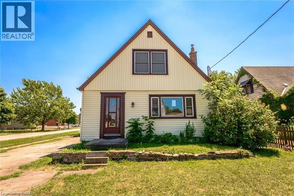 Apartment for rent: 12 Karen Avenue, St. Catharines, Ontario L2M 5X9