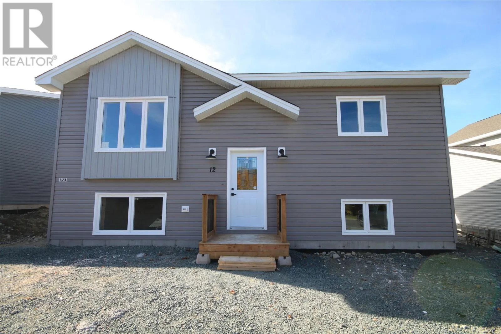 Two Apartment House for rent: 12 Mainsail Drive, Conception Bay South, Newfoundland & Labrador A1W 2G4