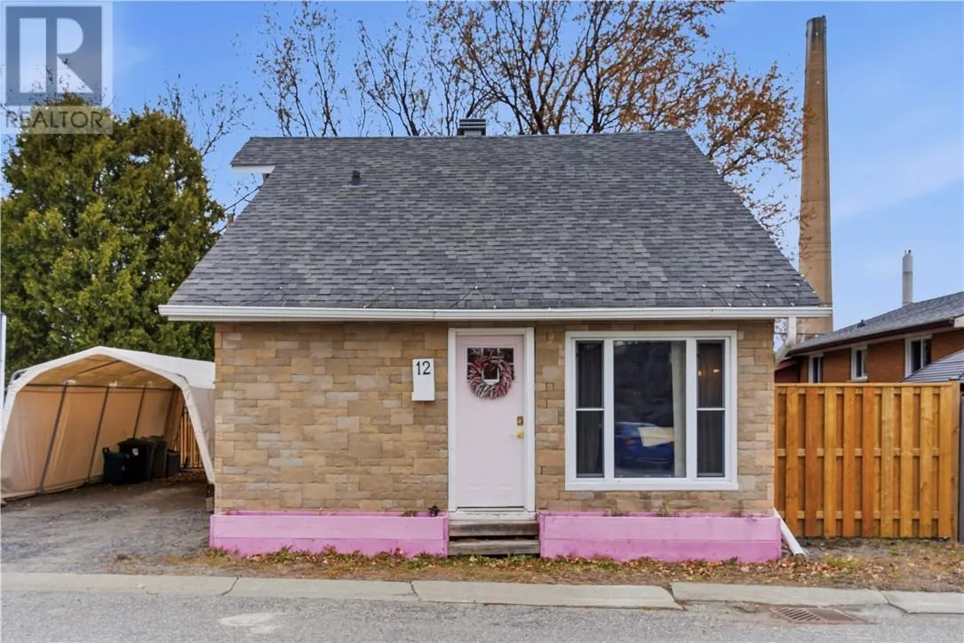 House for rent: 12 Norite Street, Copper Cliff, Ontario P0M 1N0