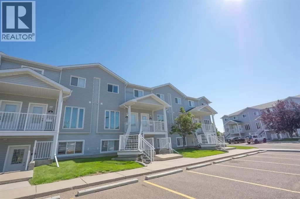 Row / Townhouse for rent: 12 Northlands Pointe Ne, Medicine Hat, Alberta T1C 0B9