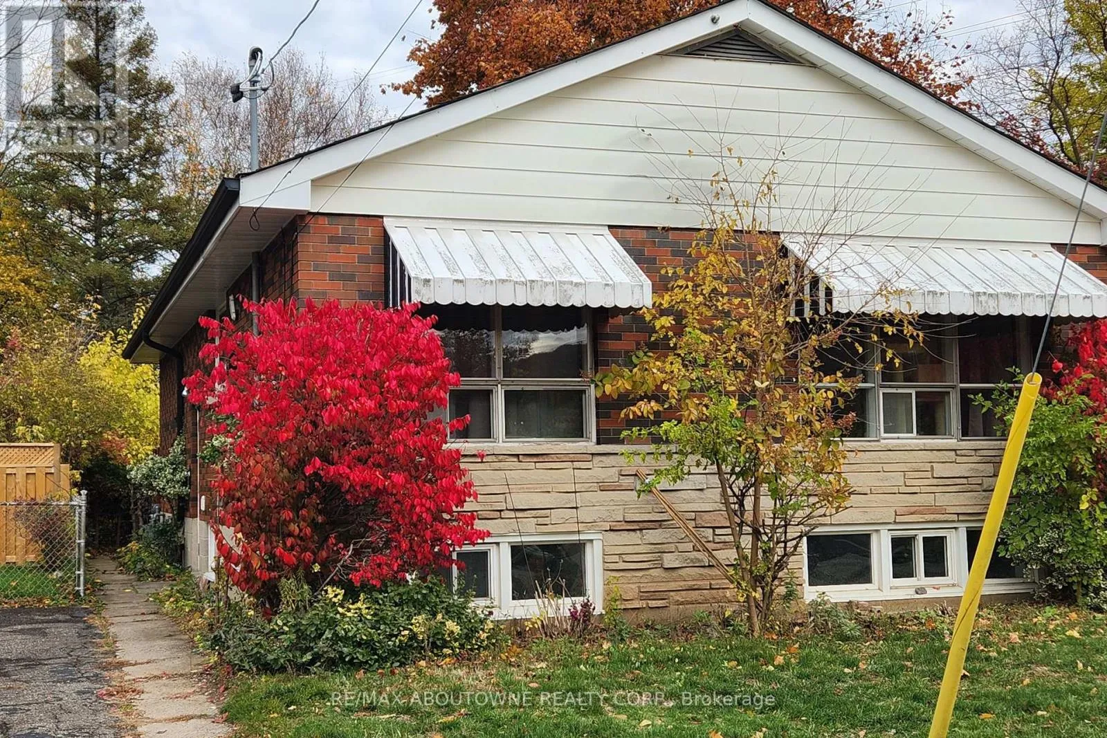 House for rent: 12 Ramsey Crescent, Hamilton, Ontario L8S 2N2