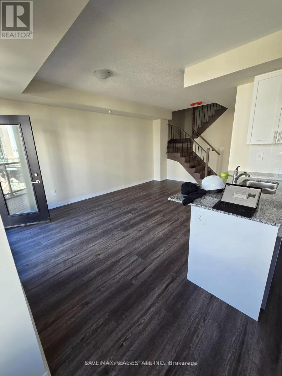 Row / Townhouse for rent: 120 - 1573 Rose Way, Milton, Ontario L9T 7E7