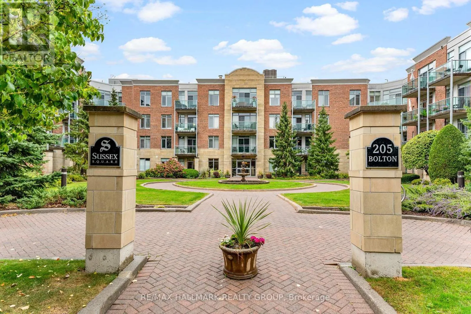 Apartment for rent: 120 - 205 Bolton Street, Ottawa, Ontario K1N 1K7