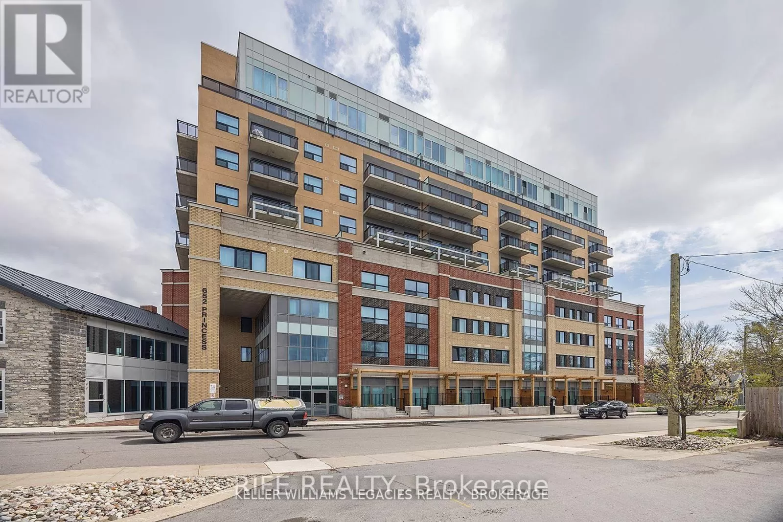 120 - 652 Princess Street, Kingston, Ontario K7L 1E5