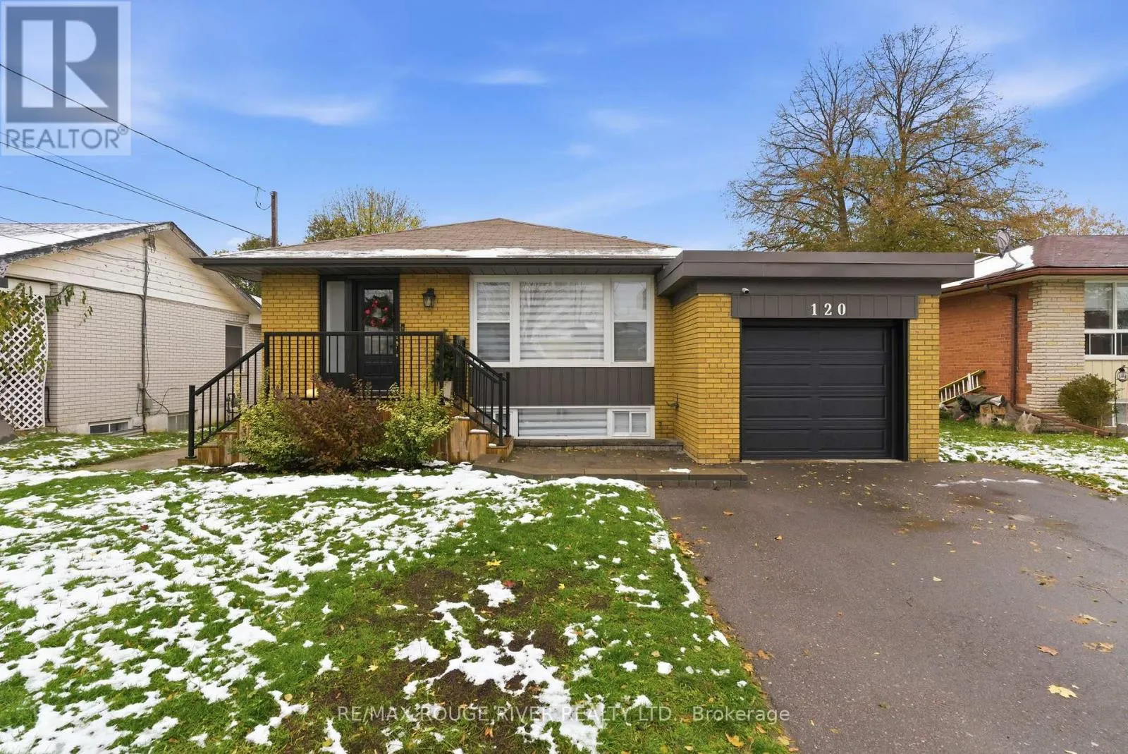 House for rent: 120 Bowman Avenue, Whitby, Ontario L1N 3T6