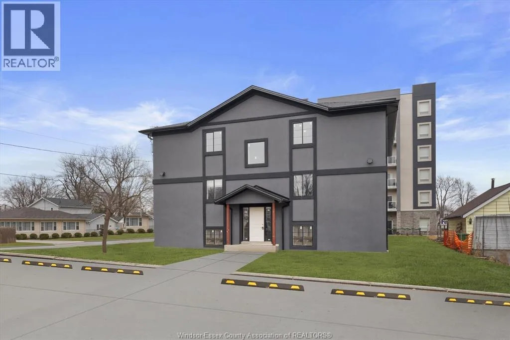 Apartment for rent: 120 Centre Street Unit# 2b, Essex, Ontario N8M 1P9