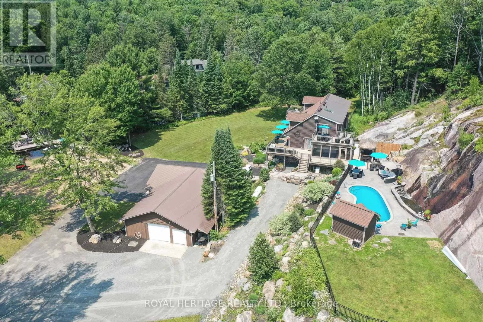 House for rent: 120 Hutcheson Beach Road, Huntsville, Ontario P1H 1N4