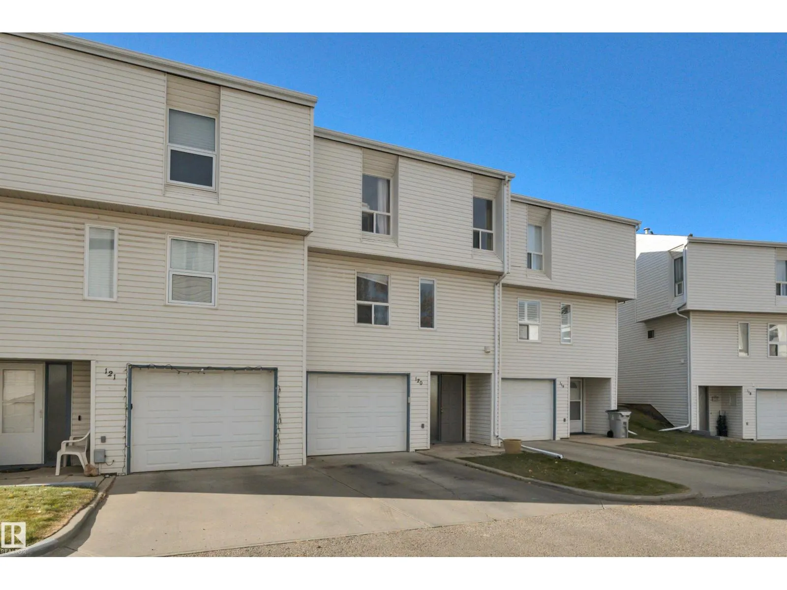 Row / Townhouse for rent: 120 Kingsfield Vg, Leduc, Alberta T9E 5J8