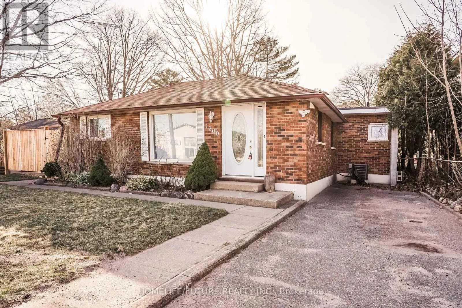 House for rent: 1200 Mosley Street, Wasaga Beach, Ontario L9Z 2E7