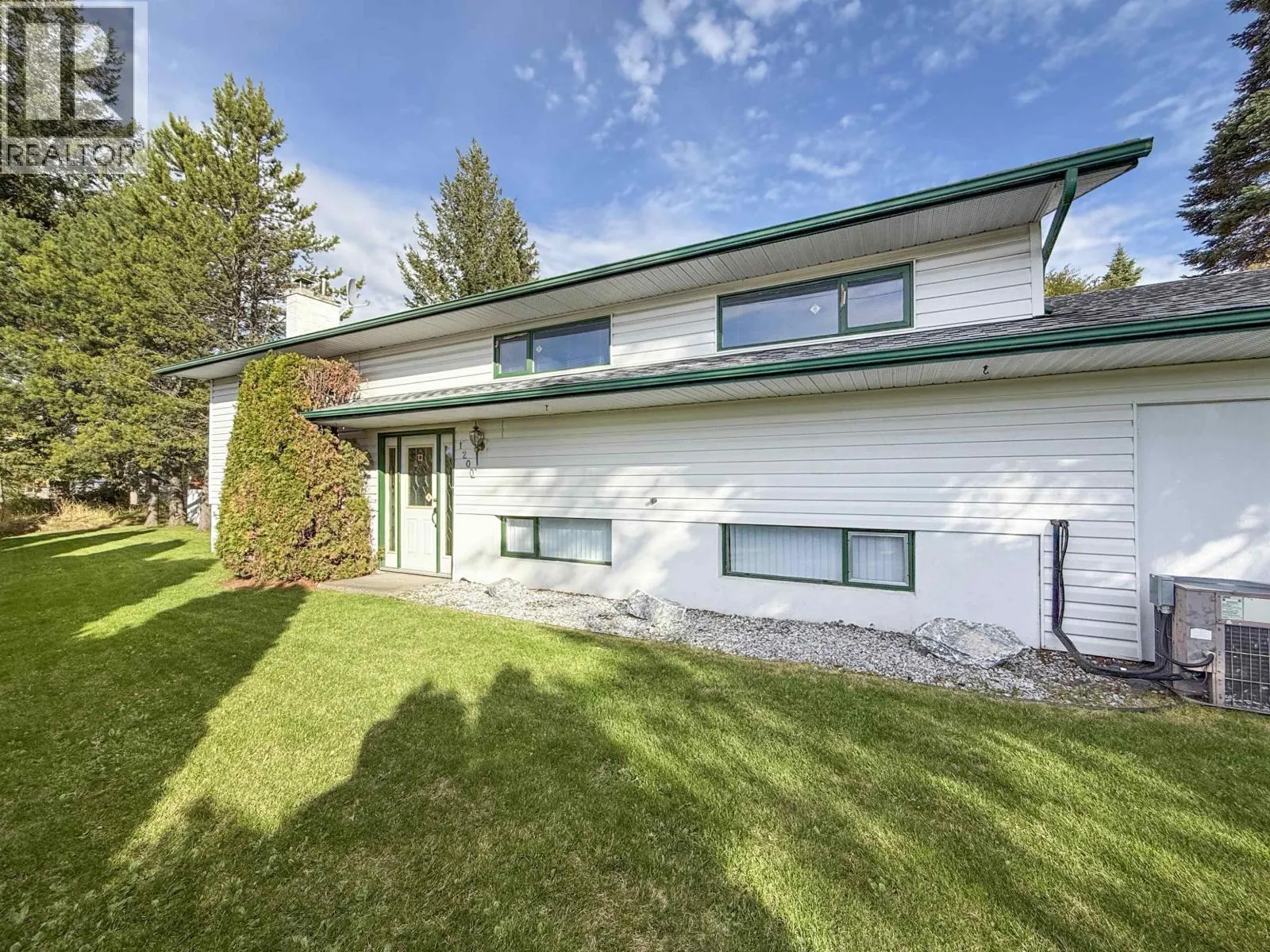 House for rent: 1200 Powell Avenue, Prince George, British Columbia V2M 4C8