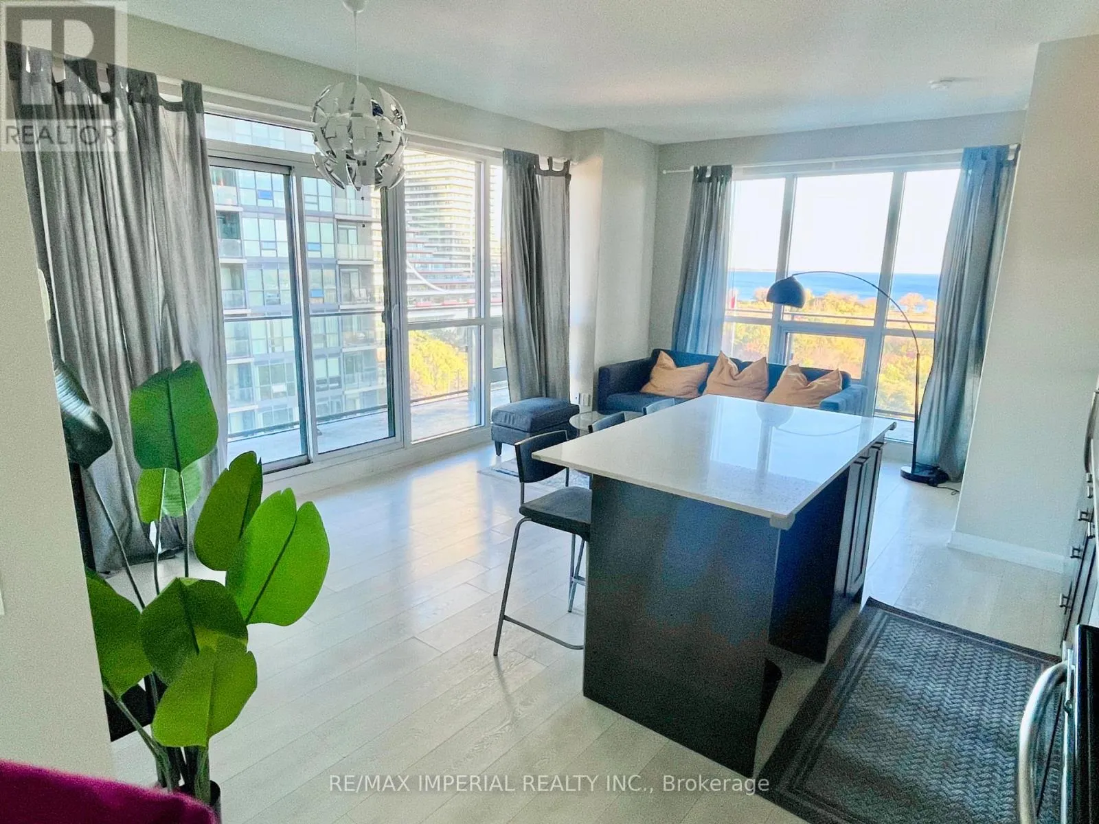 Apartment for rent: 1201 - 2212 Lake Shore Boulevard W, Toronto, Ontario M8V 0C2