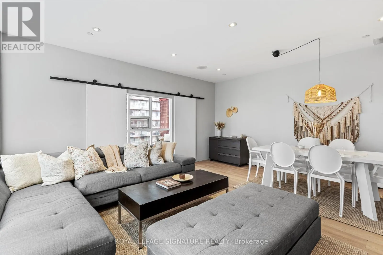 Apartment for rent: 1201 - 393 King Street W, Toronto, Ontario M5V 3G8