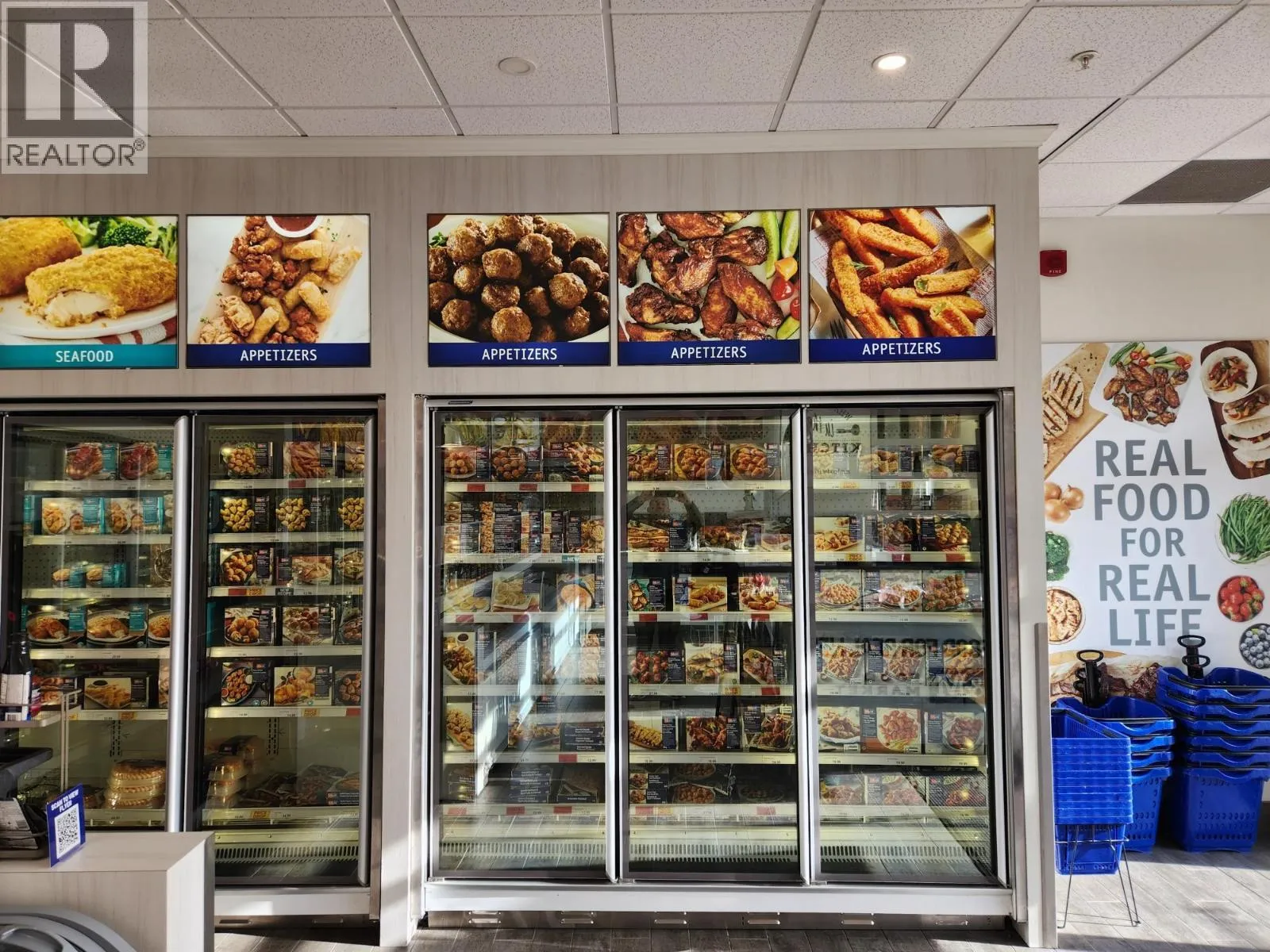 12018 Confidential, North Vancouver, British Columbia V0V 0V0