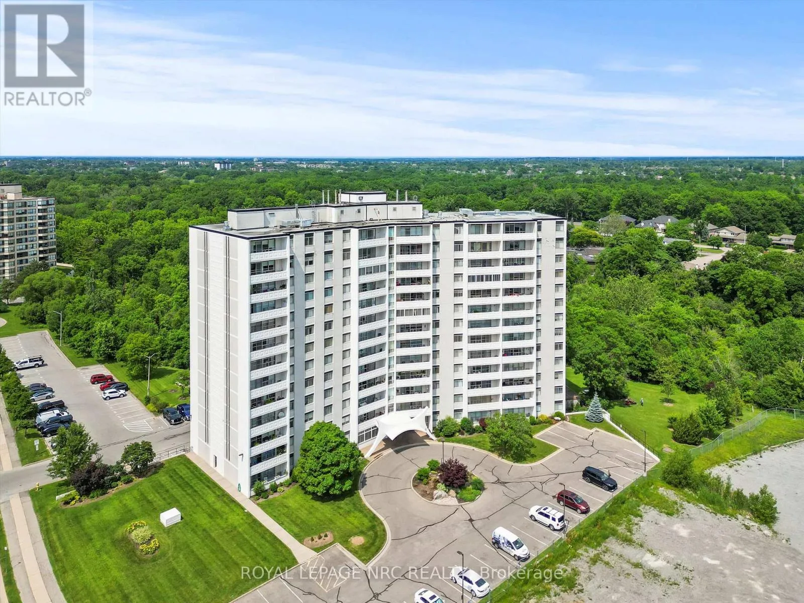 Apartment for rent: 1202 - 15 Towering Heights Boulevard, St. Catharines, Ontario L2T 3G7