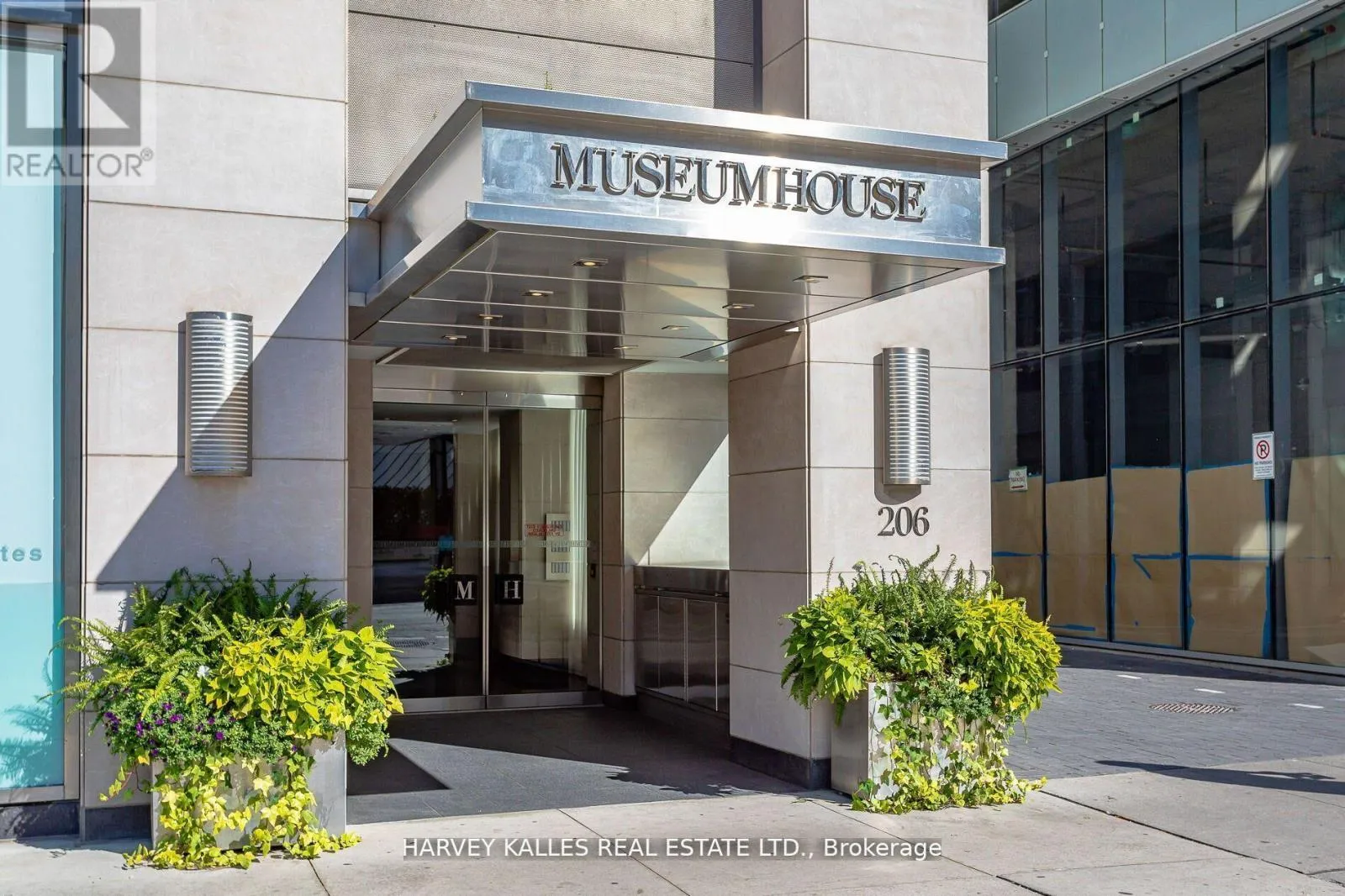 Apartment for rent: 1202 - 206 Bloor Street W, Toronto, Ontario M5S 1T8