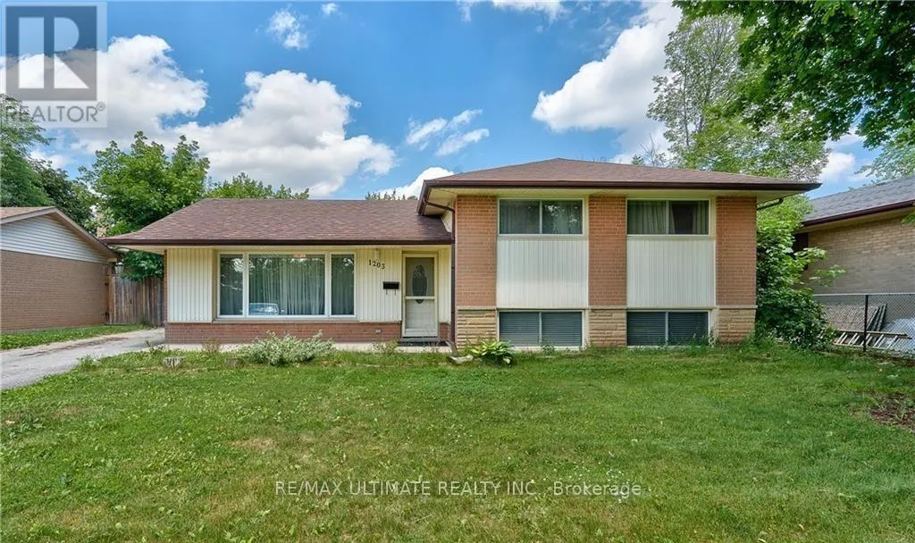 House for rent: 1203 Sixth Line, Oakville, Ontario L6H 1W8