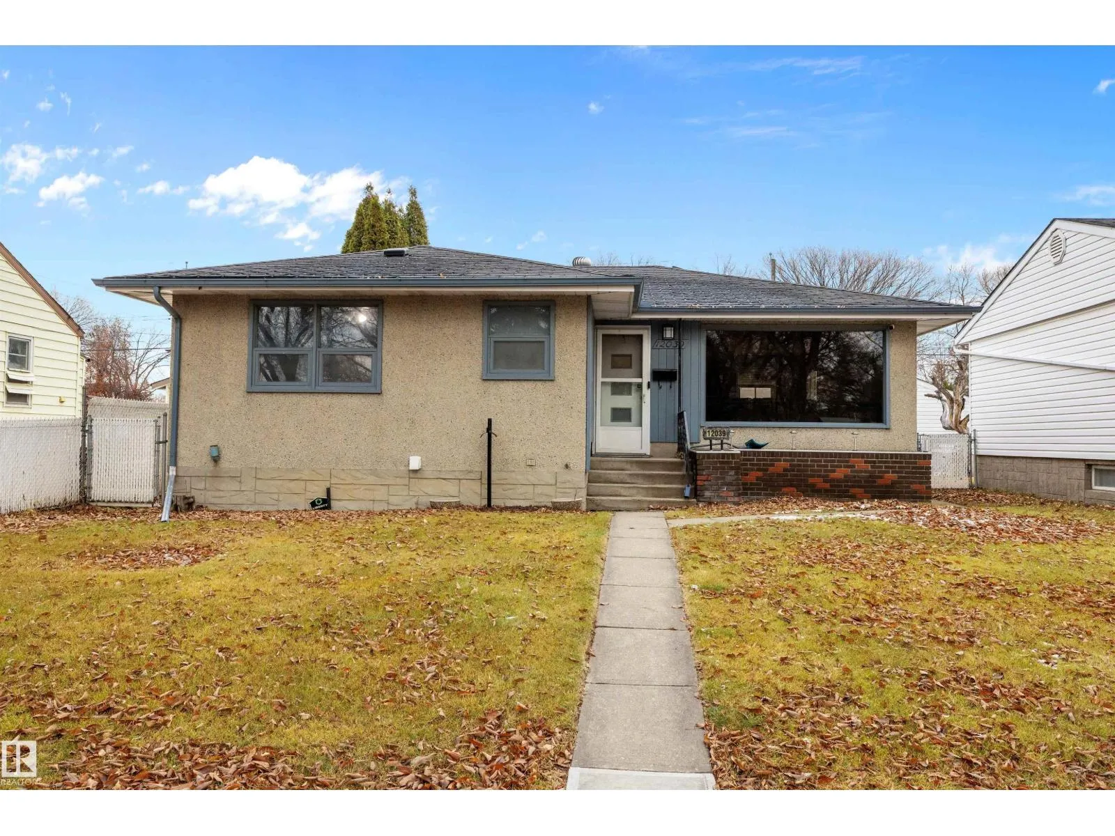 House for rent: 12039 52 St Nw, Edmonton, Alberta T5W 3J7