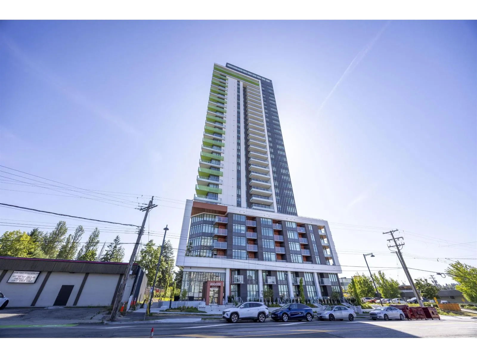 Apartment for rent: 1204 10428 Whalley Boulevard, Surrey, British Columbia V3T 0W2