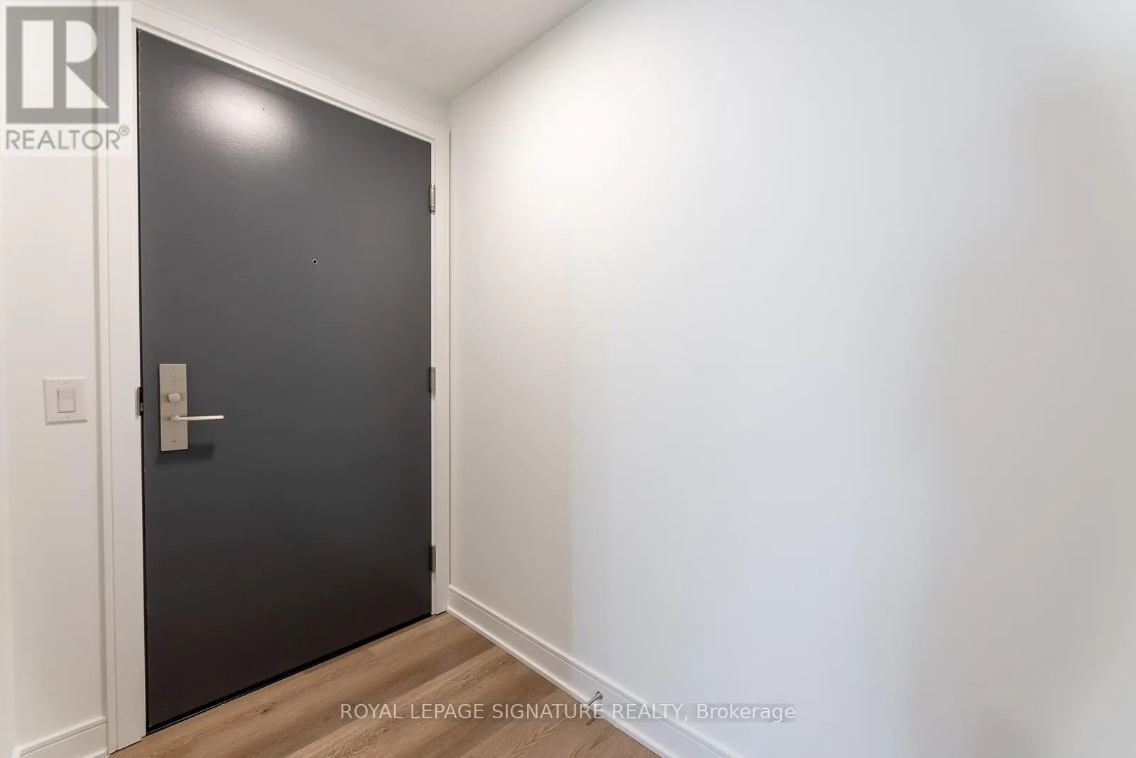 Apartment for rent: 1204 - 86 Dundas Street E, Mississauga, Ontario L5A 1W4