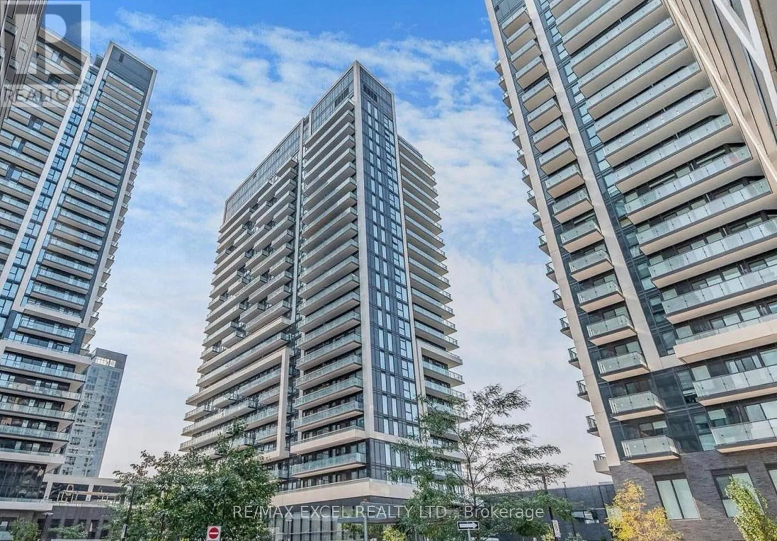 Apartment for rent: 1204 - 95 Oneida Crescent, Richmond Hill, Ontario L4B 0H5