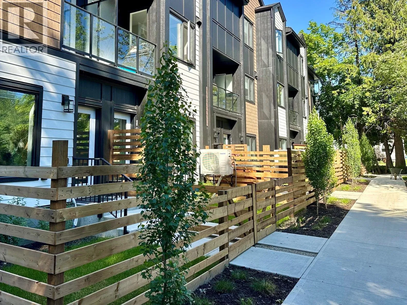 Row / Townhouse for rent: 1204 Douglas Street W, Revelstoke, British Columbia V0E 2S0