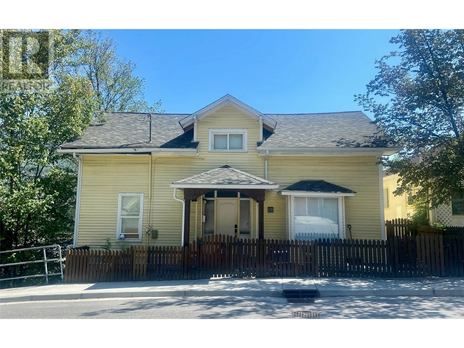 House for rent: 1205 Green Avenue, Trail, British Columbia V1R 4J9