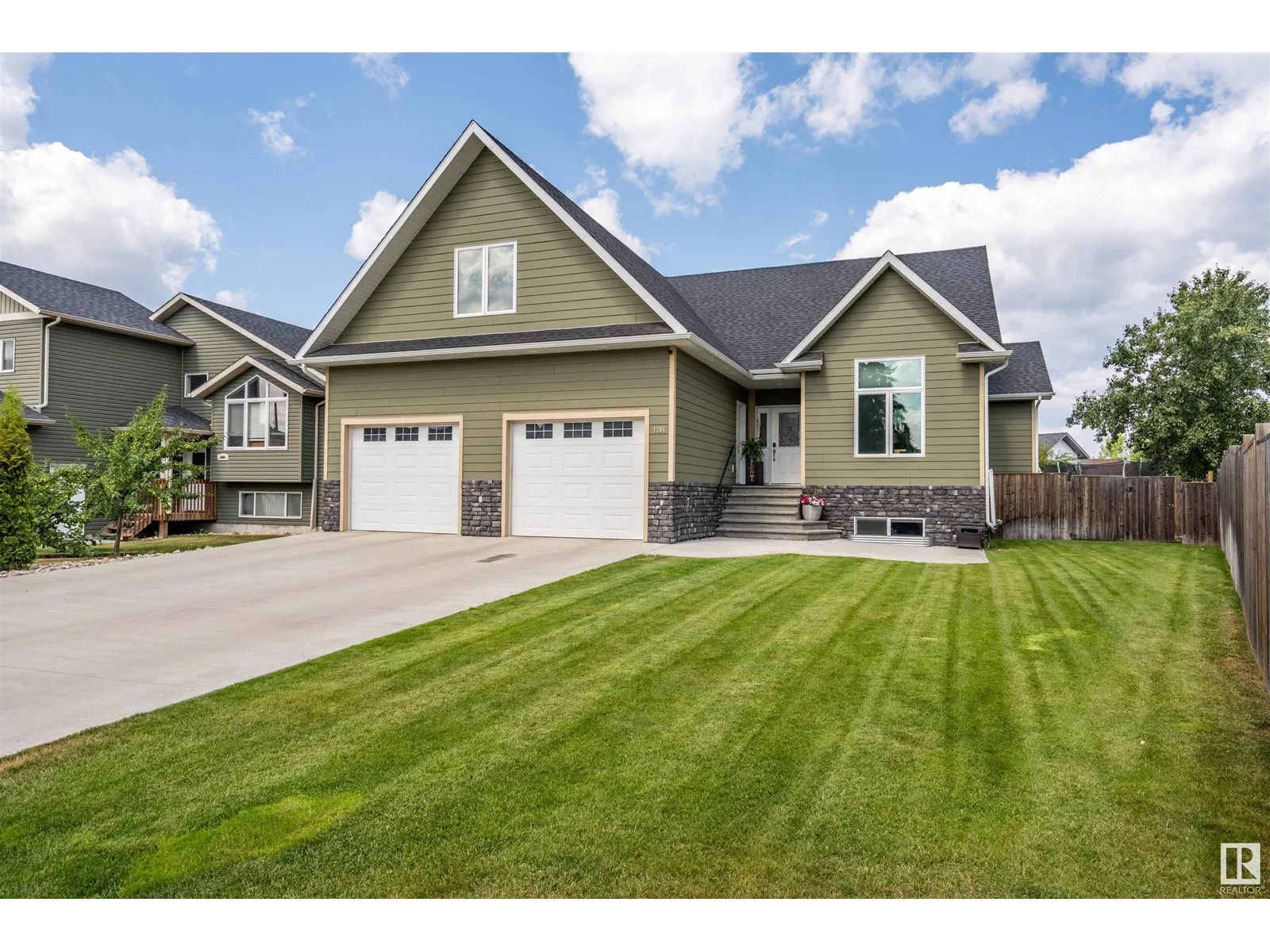 House for rent: 1206 18 Av, Cold Lake, Alberta T9M 0G4