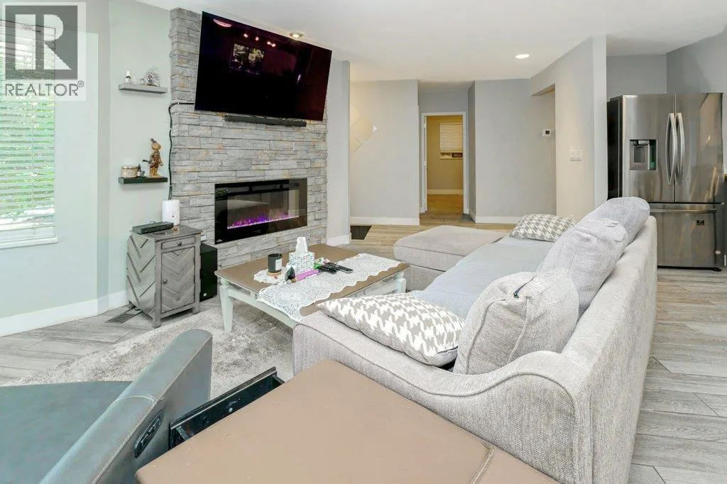 House for rent: 12060 208 Street, Maple Ridge, British Columbia V2X 4W8