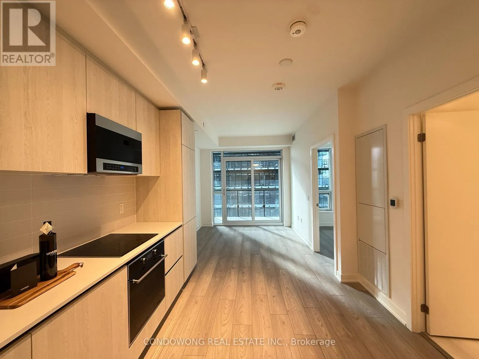 Apartment for rent: 1207 - 120 Broadway Avenue, Toronto, Ontario M4P 0E9