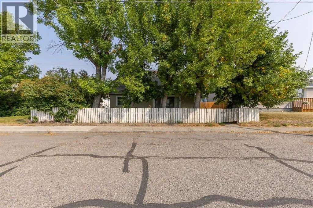 House for rent: 121 22 Street, Fort Macleod, Alberta T0L 0Z0