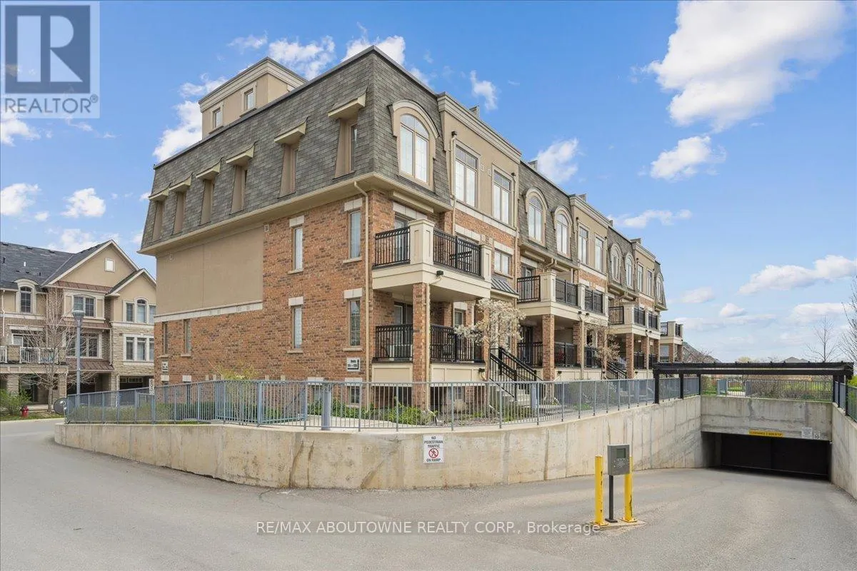 Row / Townhouse for rent: 121 - 2441 Greenwich Road, Oakville, Ontario L6M 0S3