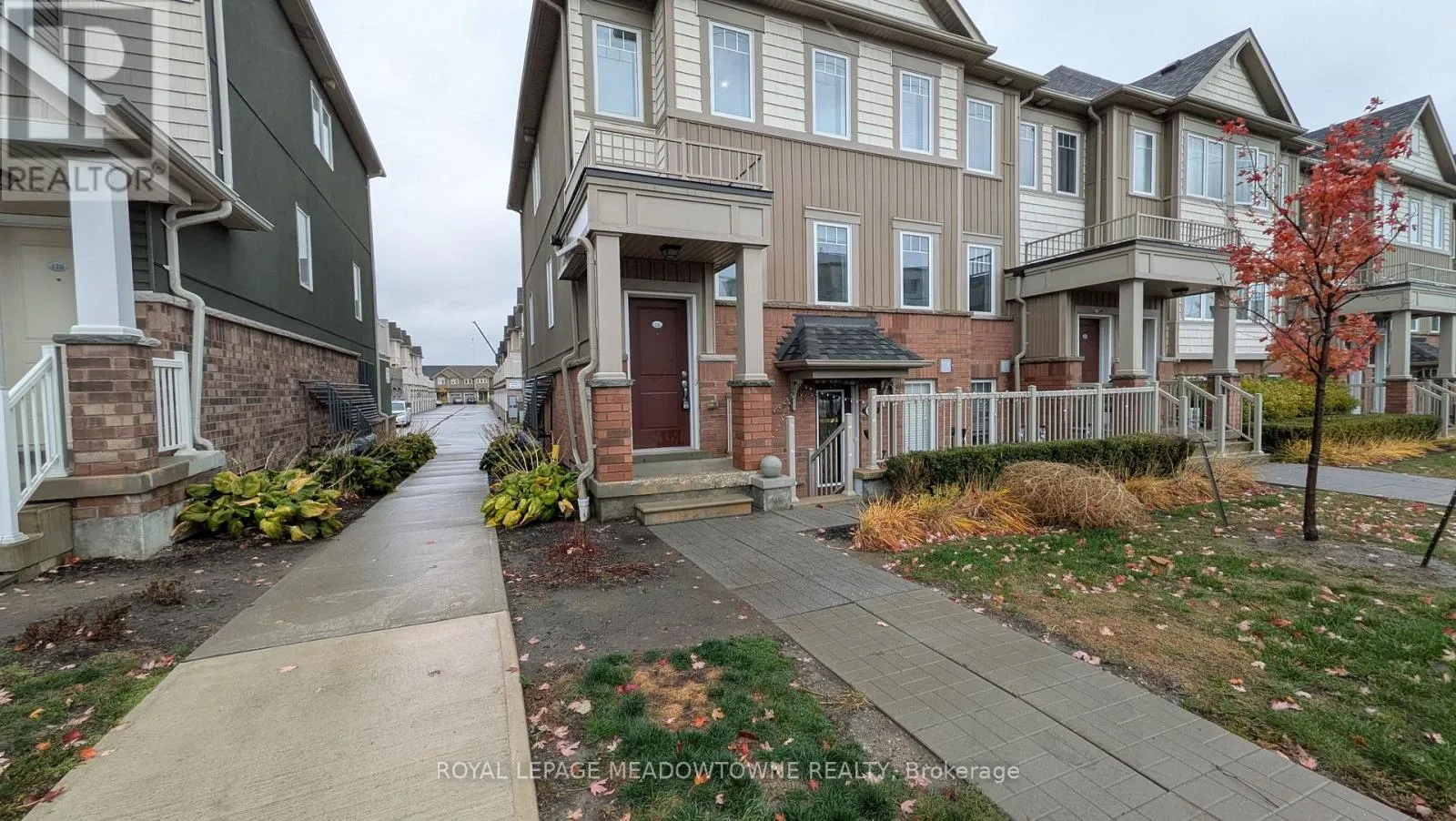Row / Townhouse for rent: 121 - 2500 Hill Rise Court, Oshawa, Ontario L1L 0M6