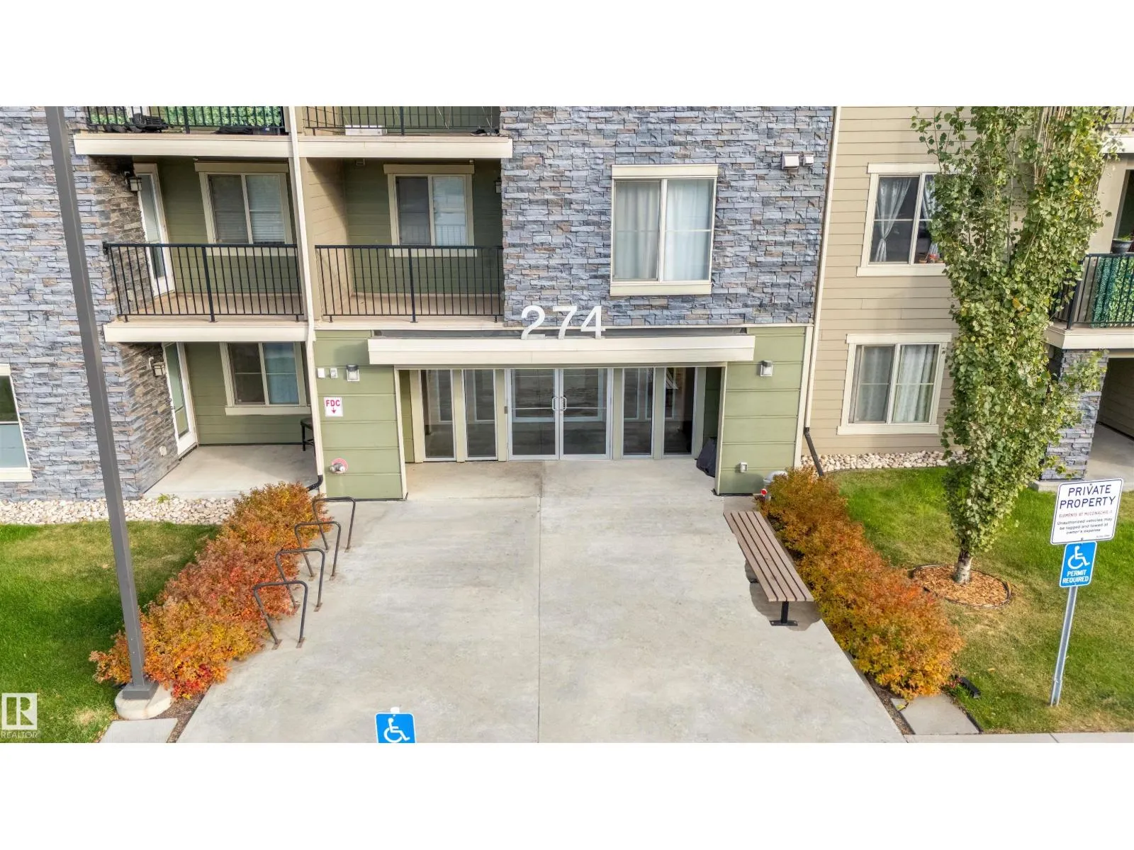 Apartment for rent: #121 274 Mcconachie Dr Nw, Edmonton, Alberta T5Y 3N4