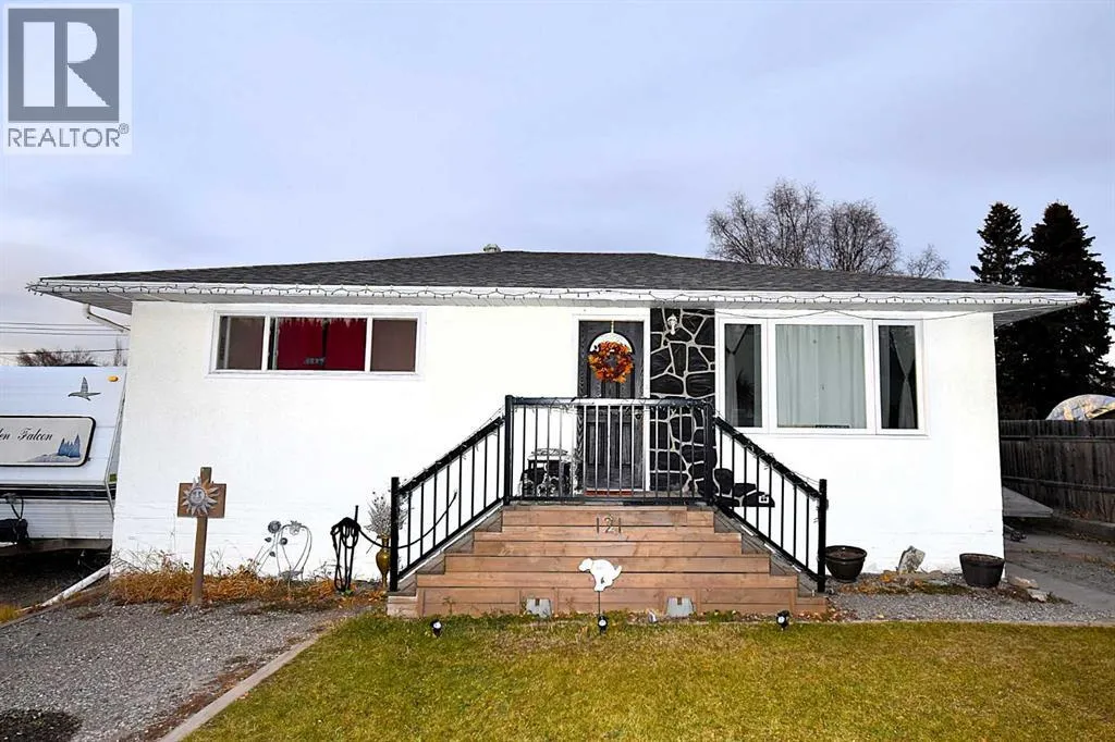 House for rent: 121 Chetamon Drive, Hinton, Alberta T7V 1G1