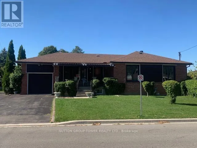House for rent: 121 Denbigh Crescent, Toronto, Ontario M3M 2T4