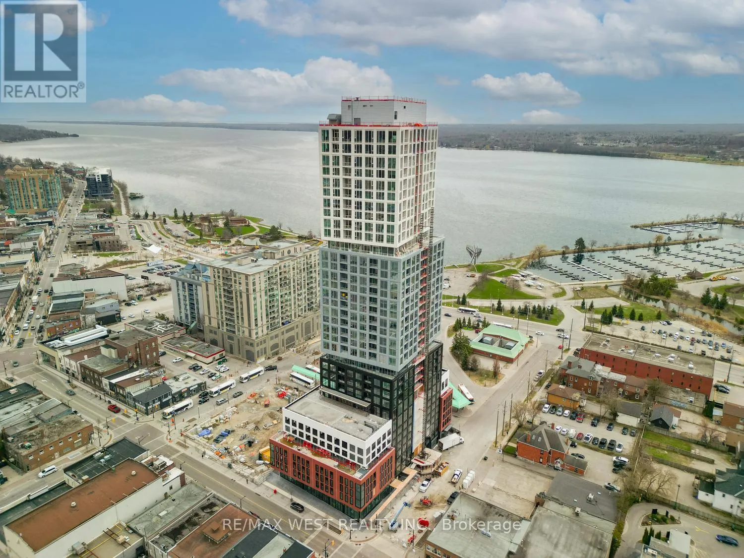 Apartment for rent: 1210 - 39 Mary Street, Barrie, Ontario L4N 1S9