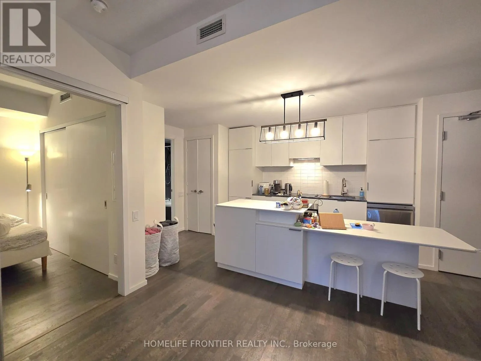 Apartment for rent: 1211 - 5 St Joseph Street, Toronto, Ontario M4Y 1J6