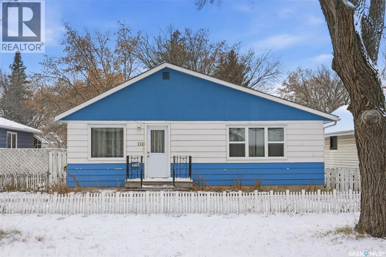 House for rent: 1211 D Avenue N, Saskatoon, Saskatchewan S7L 1N9