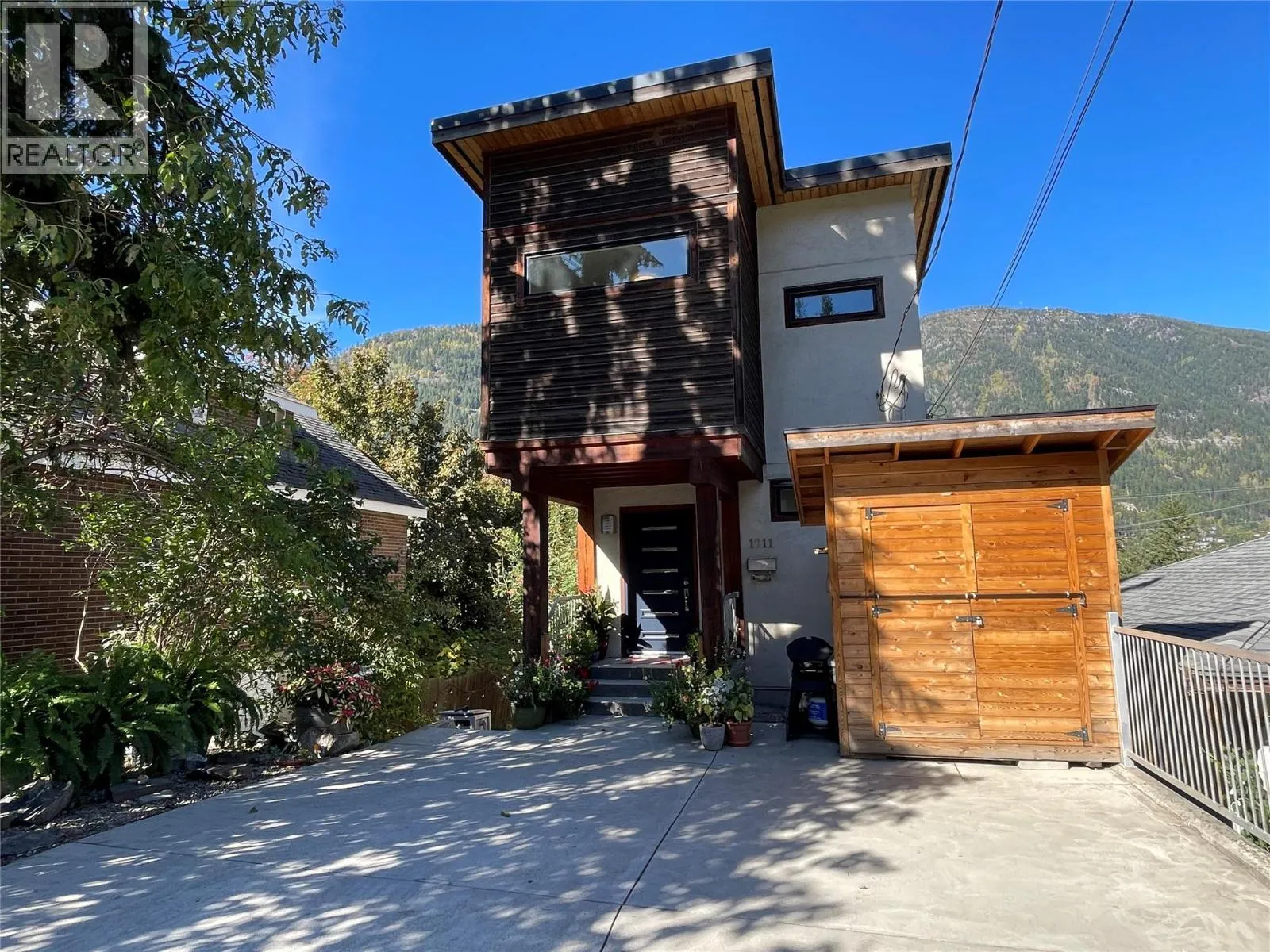 House for rent: 1211 Front Street, Nelson, British Columbia V1L 4C1