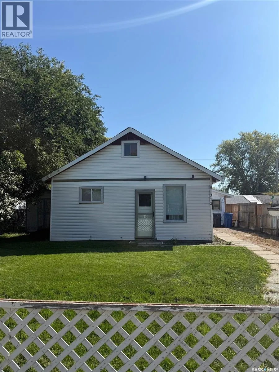 House for rent: 1212 108th Street, North Battleford, Saskatchewan S9A 2B2