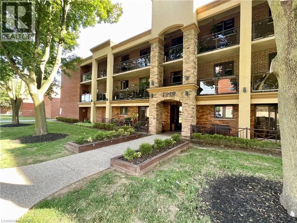 Apartment for rent: 1212 Fennell Avenue E Unit# 108, Hamilton, Ontario L8T 1T2