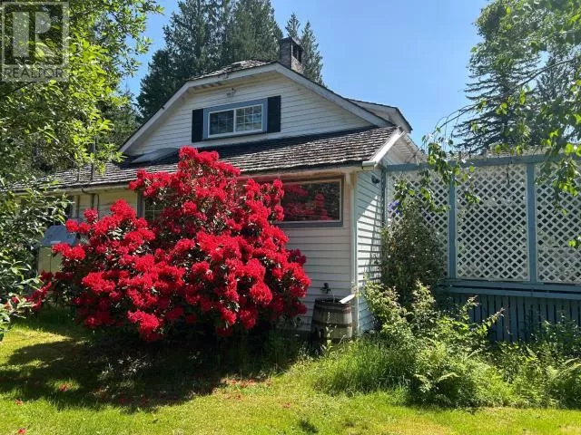 House for rent: 12123 Scotch Fir Point Rd, Powell River, British Columbia V8A 0M4