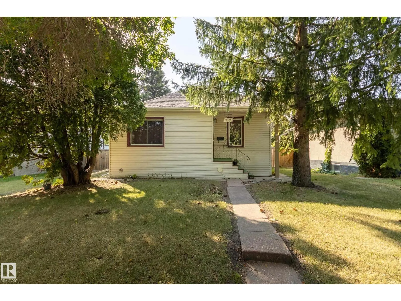 House for rent: 12126 39 St Nw, Edmonton, Alberta T5W 2K1