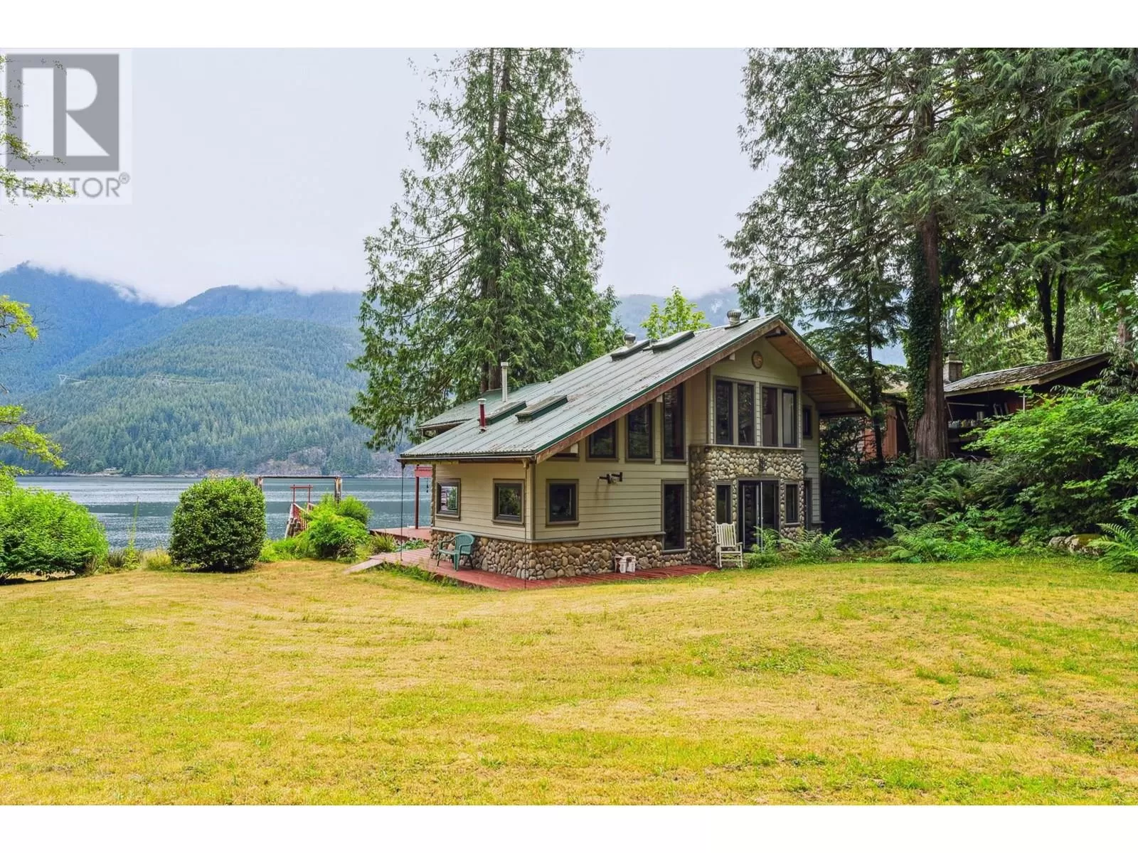 House for rent: 12&13 Coldwell Beach, North Vancouver, British Columbia V0V 0V0