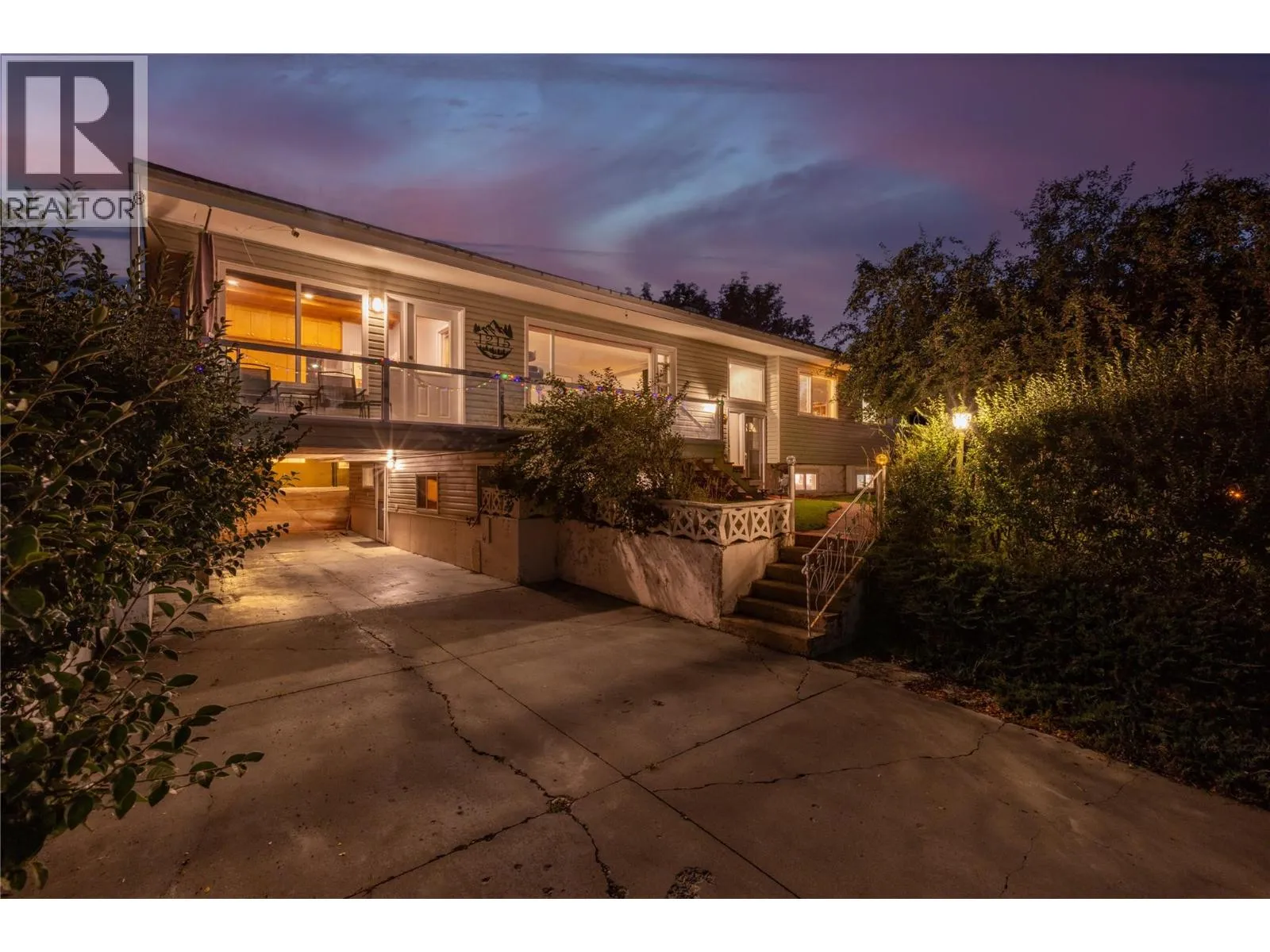 House for rent: 1215 12th Street S, Cranbrook, British Columbia V1C 1X2