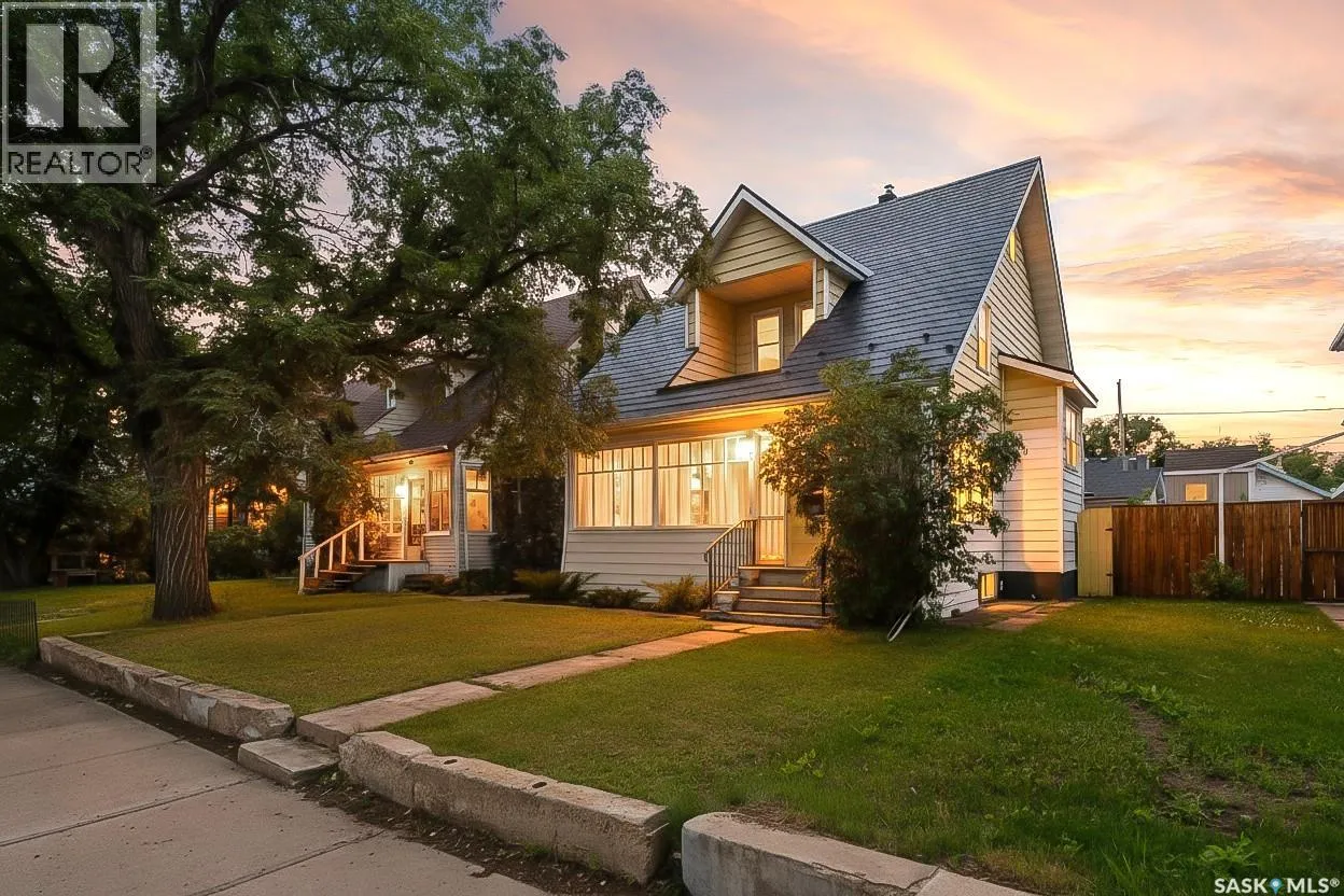 House for rent: 1218 1st Avenue Nw, Moose Jaw, Saskatchewan S6H 3N6